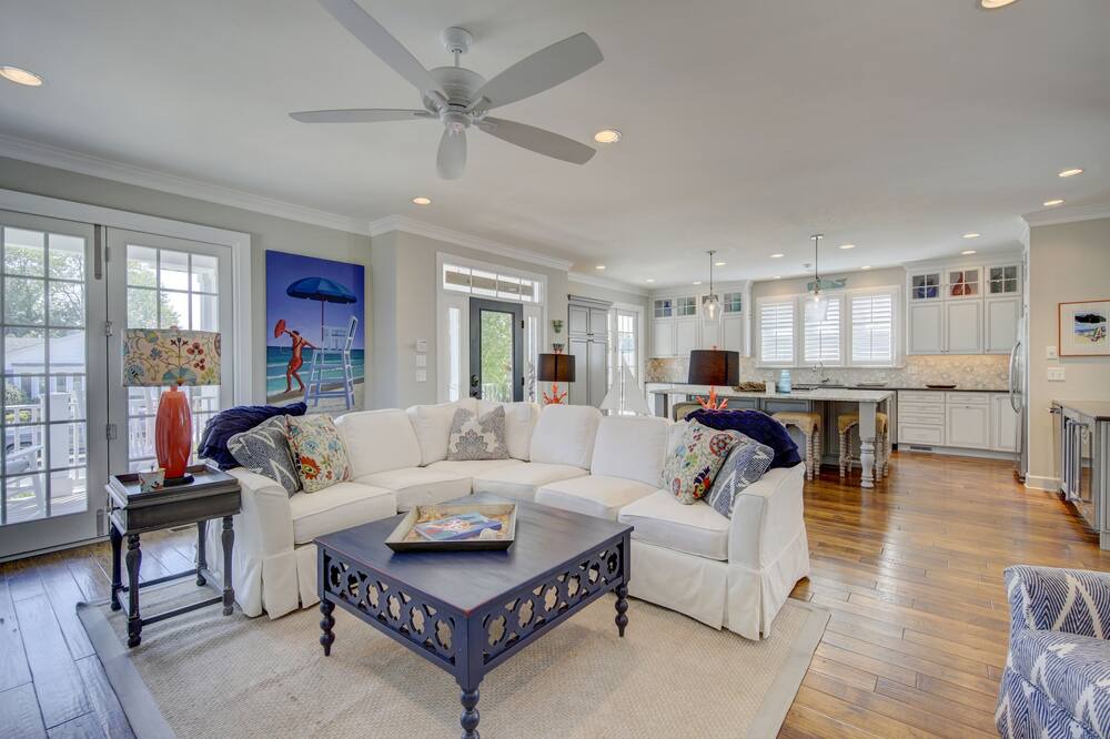 Photo of Livingroom in Country Club Estates