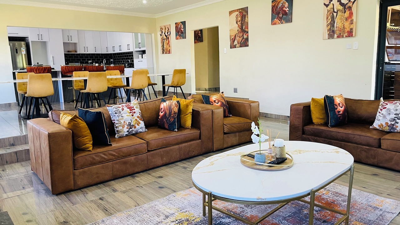 Photo of Livingroom in Harare East