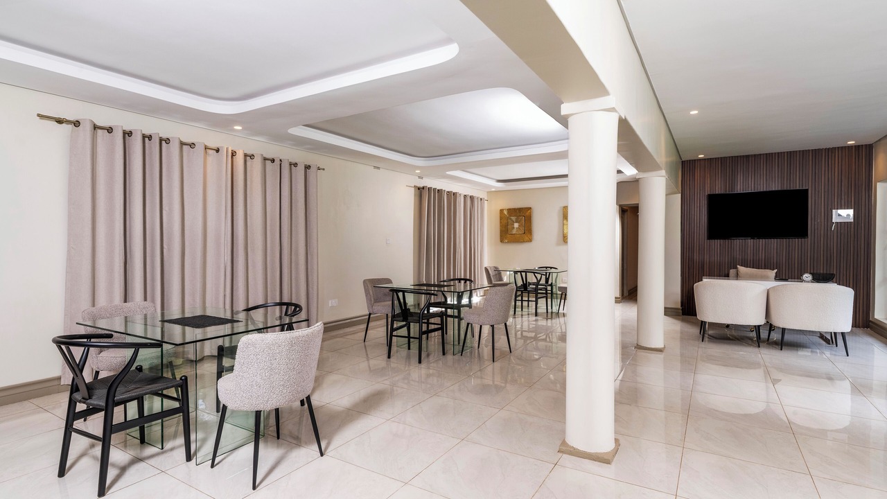 Photo of Livingroom in Harare East