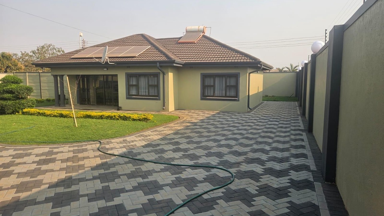 Photo of Outdoor in Glen Lorne