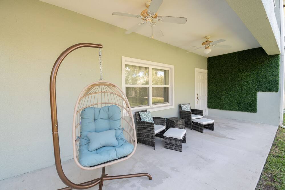 Photo of Patio Balcony in Crescent Beach