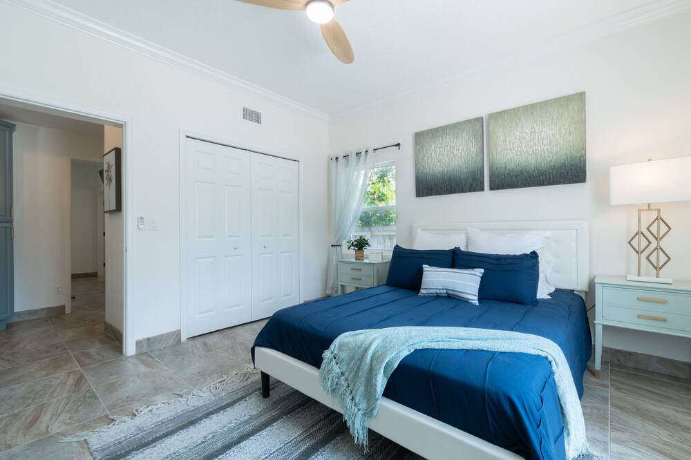 Photo of Bedroom in Crescent Beach