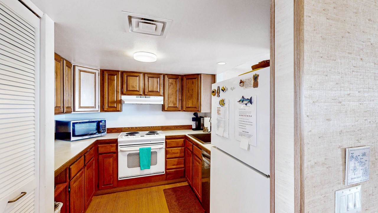 Photo of Kitchen in Kahaluu Bay
