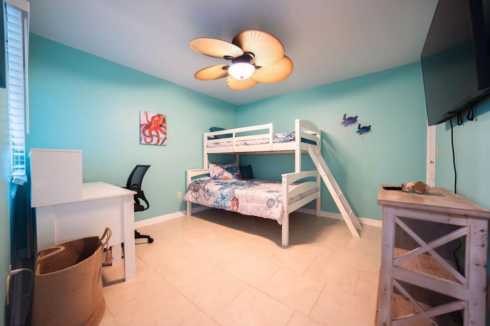 Photo of Bedroom in Harbor Heights