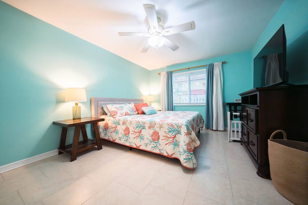 Photo of Bedroom in Harbor Heights