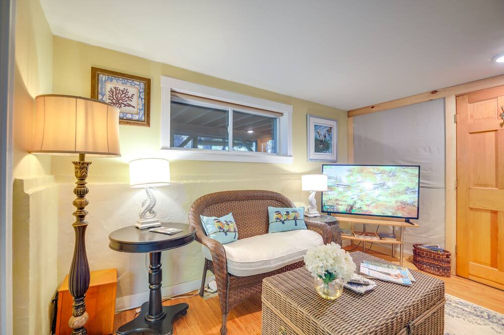 Photo of Livingroom in Warren