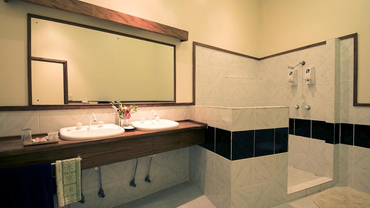 Photo of Bathroom in Alotau