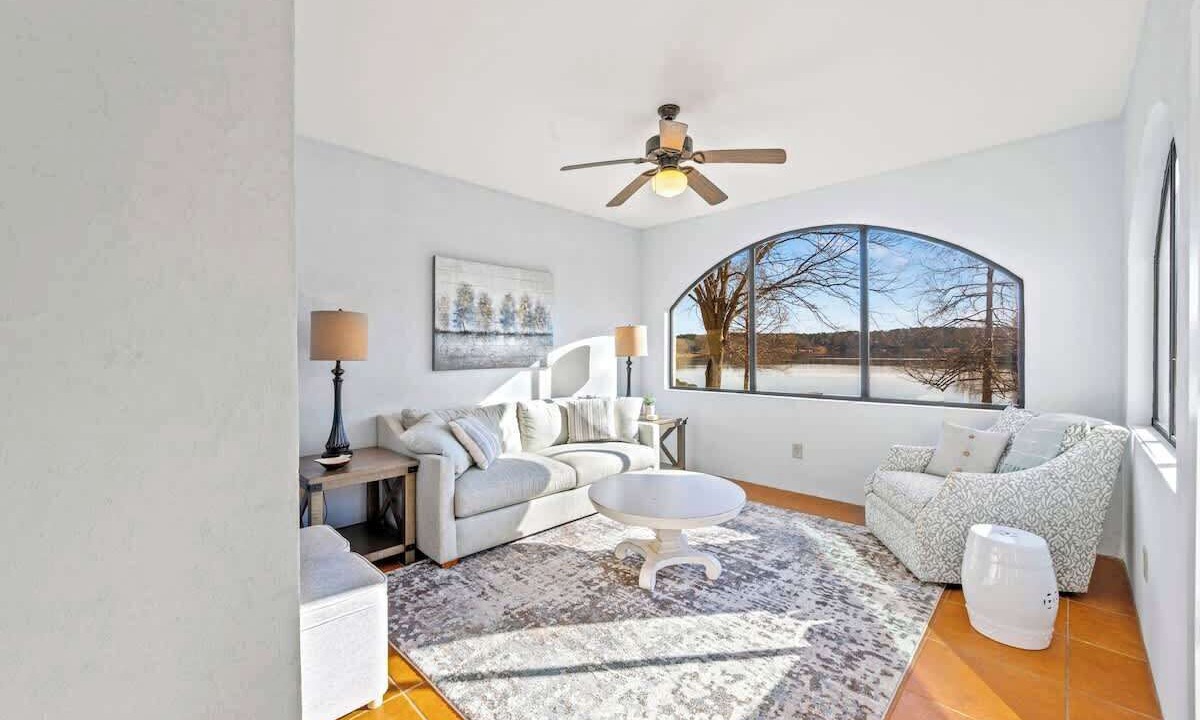 Photo of Livingroom in Eatonton