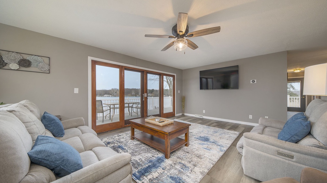 Photo of Livingroom in Delton