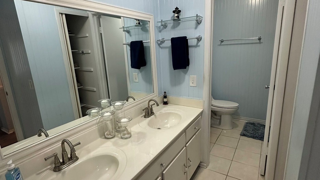 Photo of Bathroom in Ocean Woods