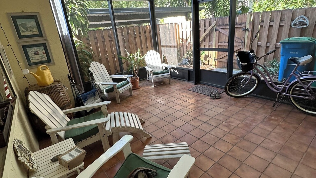 Photo of Patio Balcony in Ocean Woods