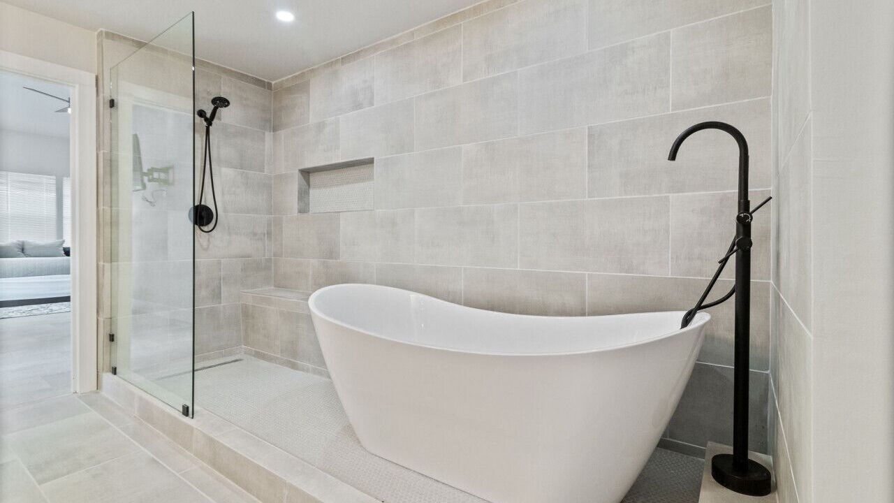 Photo of Bathroom in Whispering Oaks