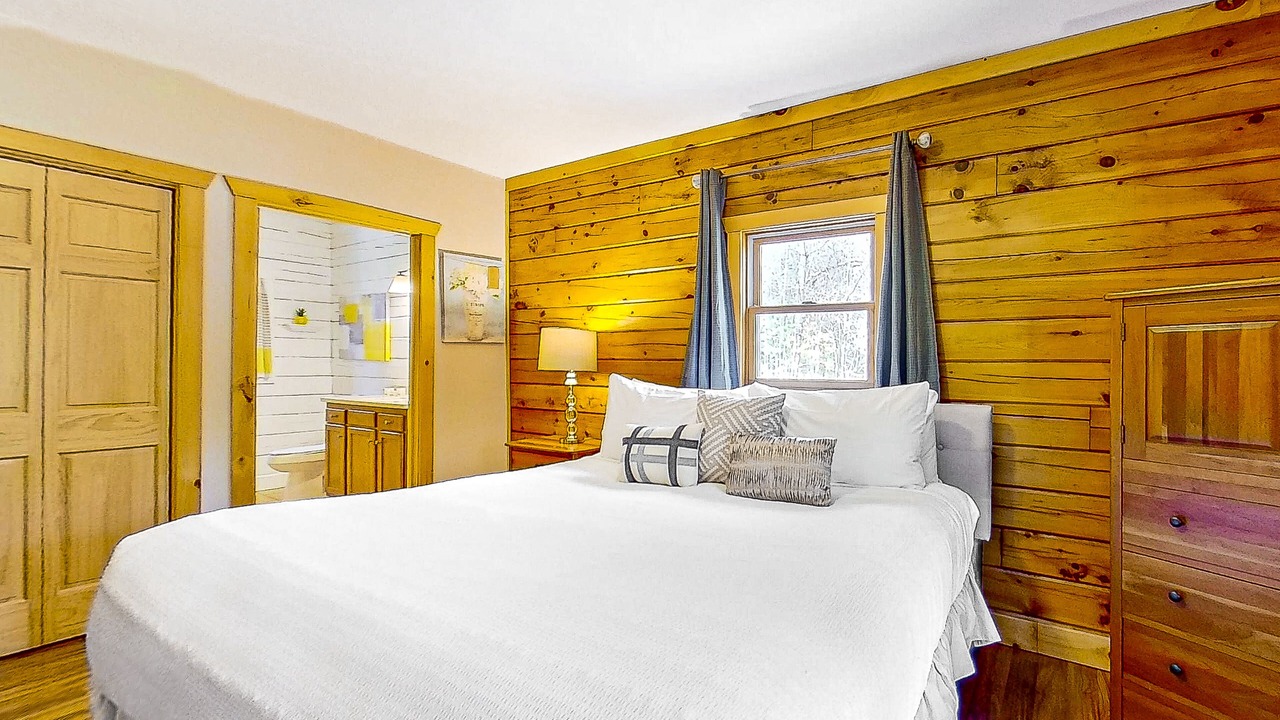 Photo of Bedroom in Warrensburg