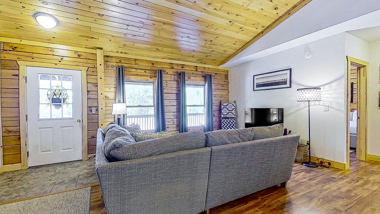 Photo of Livingroom in Warrensburg