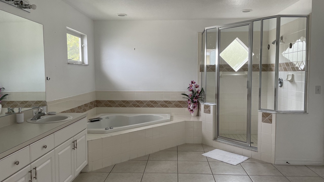 Photo of Bathroom in Sunset Lakes