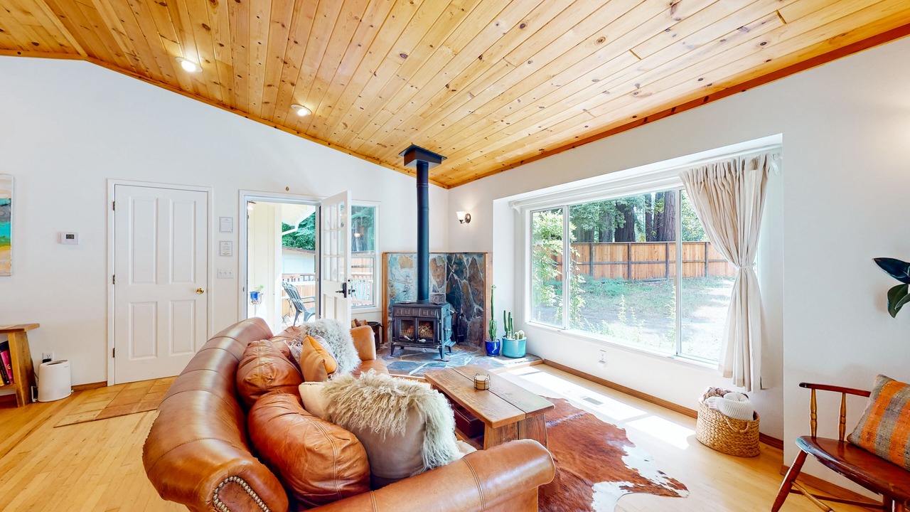 Photo of Livingroom in Little River