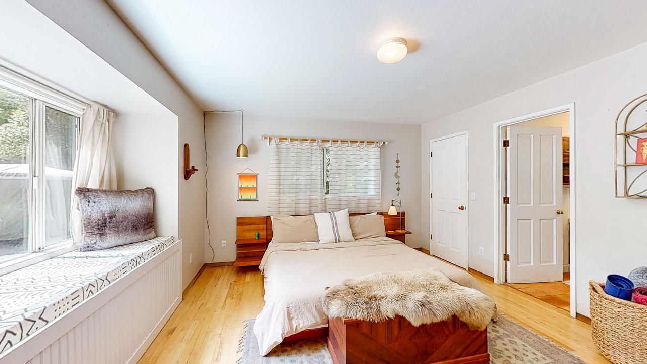 Photo of Bedroom in Little River