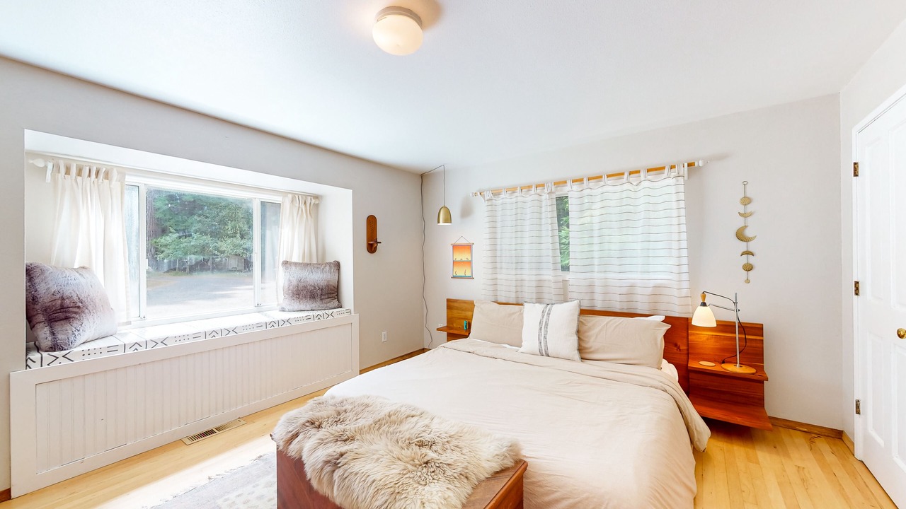 Photo of Bedroom in Little River
