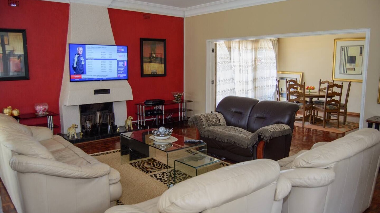 Photo of Livingroom in Harare East