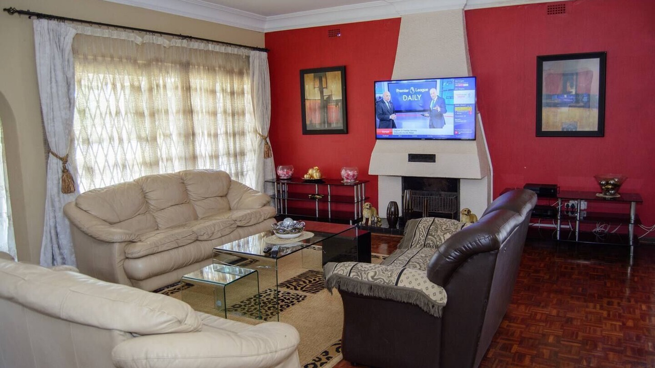 Photo of Livingroom in Harare East