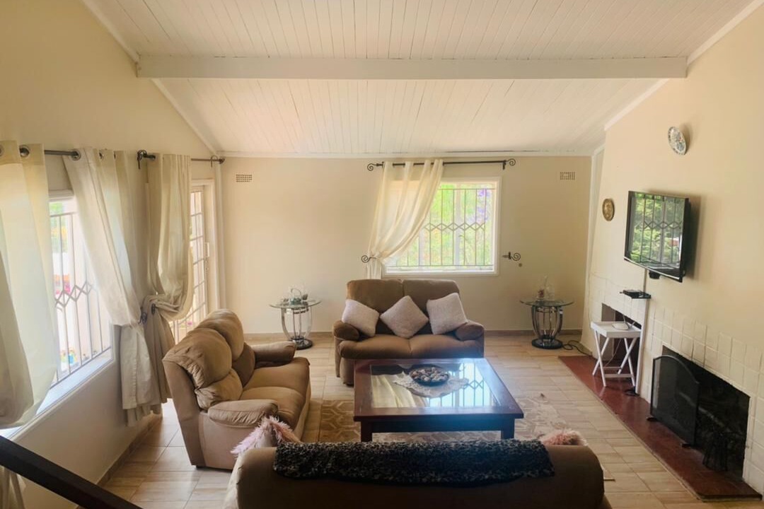 Photo of Livingroom in Harare East