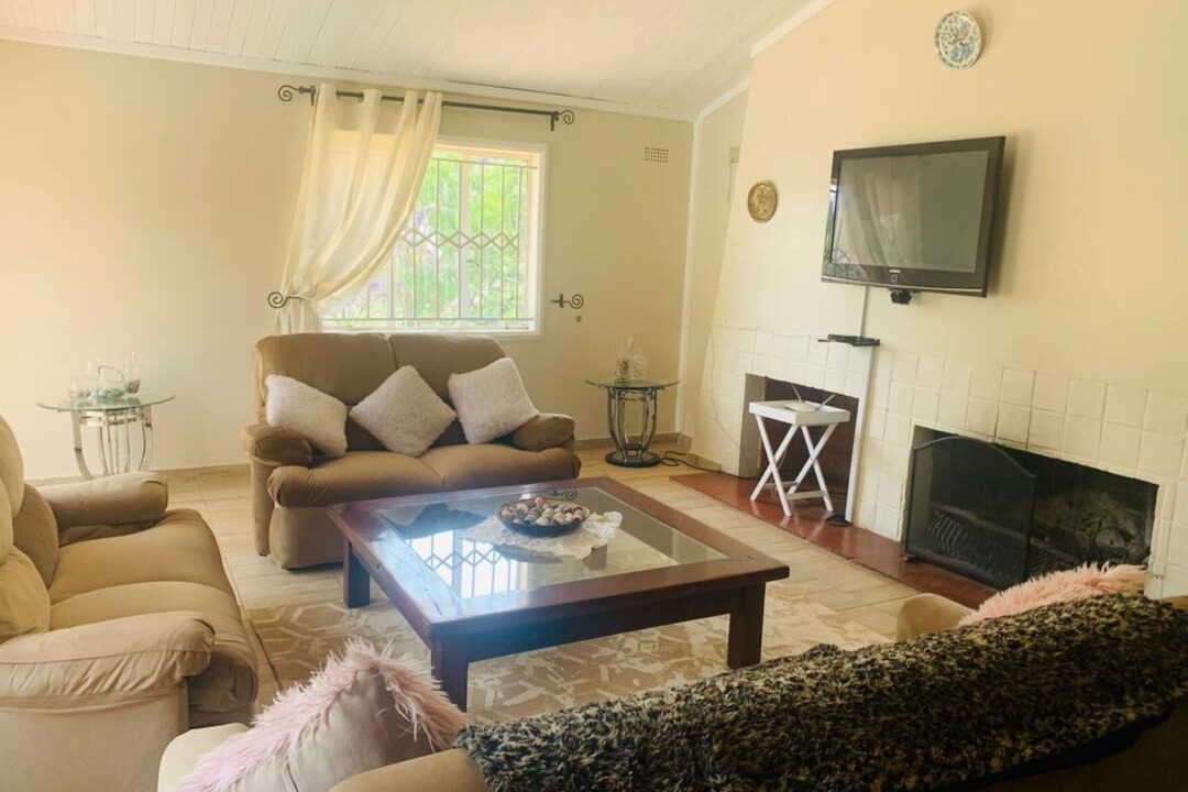 Photo of Livingroom in Harare East