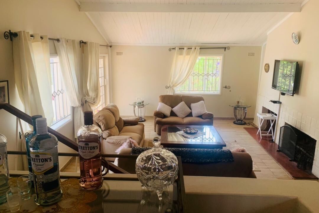 Photo of Livingroom in Harare East