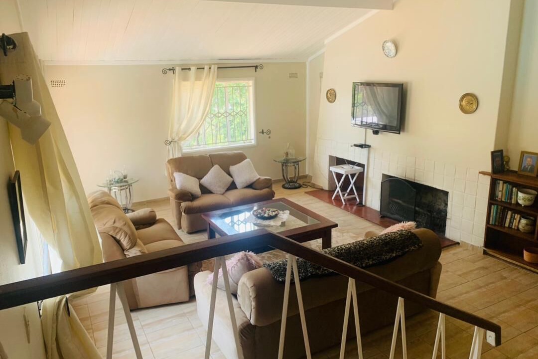 Photo of Livingroom in Harare East