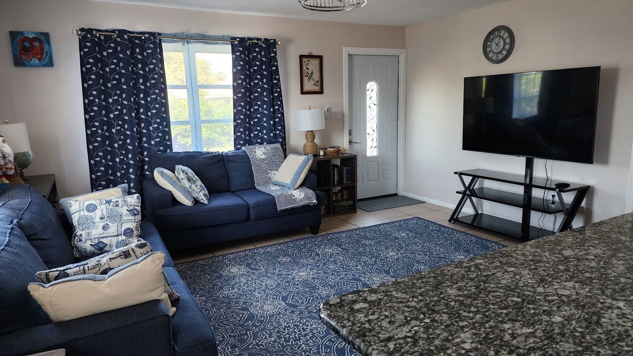 Photo of Livingroom in Whitney Beach