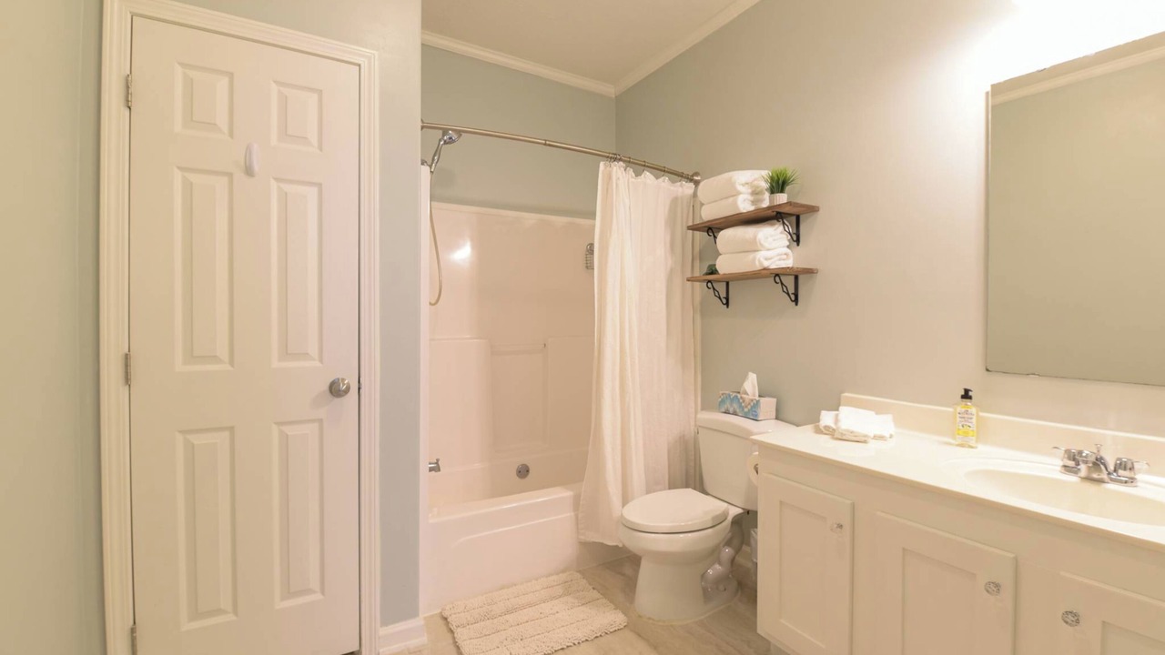 Photo of Bathroom in Arden