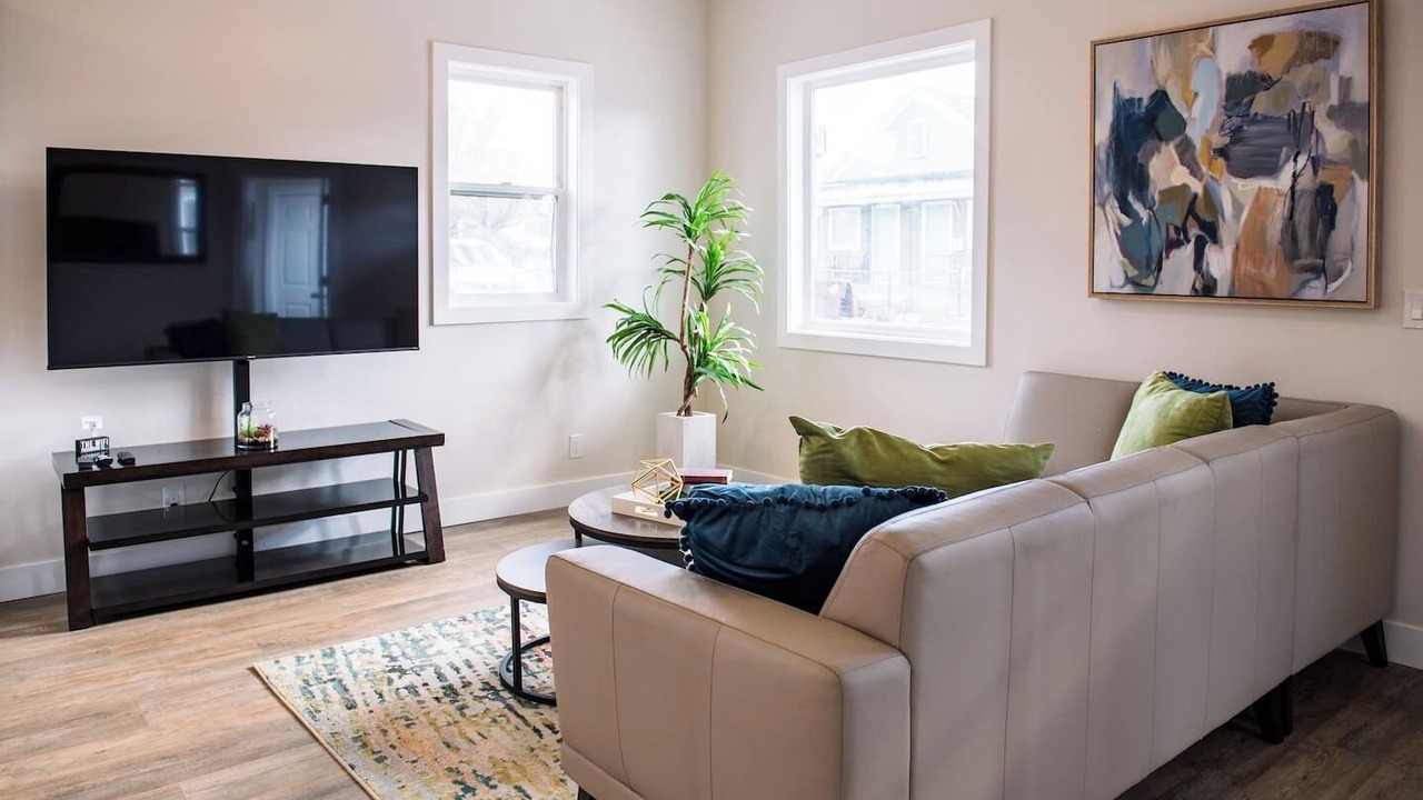 Photo of Livingroom in Midvale