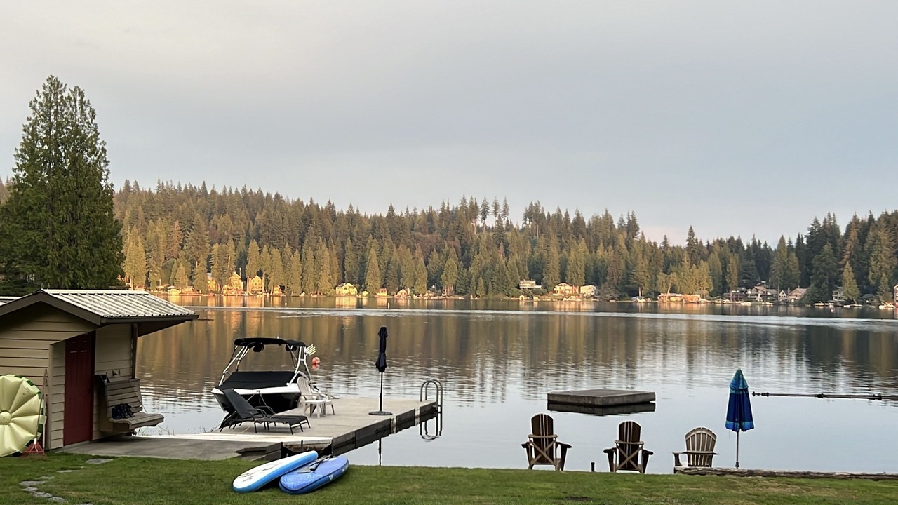 Photo of Bedroom in Lake Roesiger