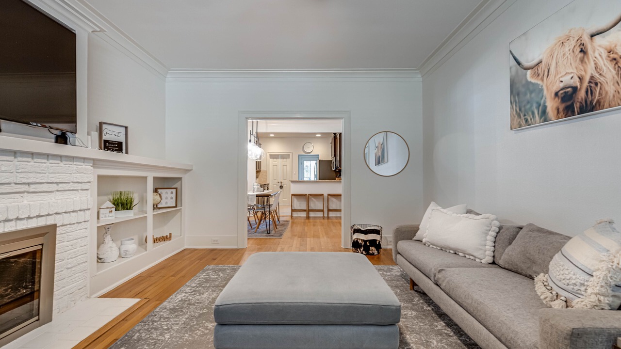 Photo of Livingroom in Beacon Hill