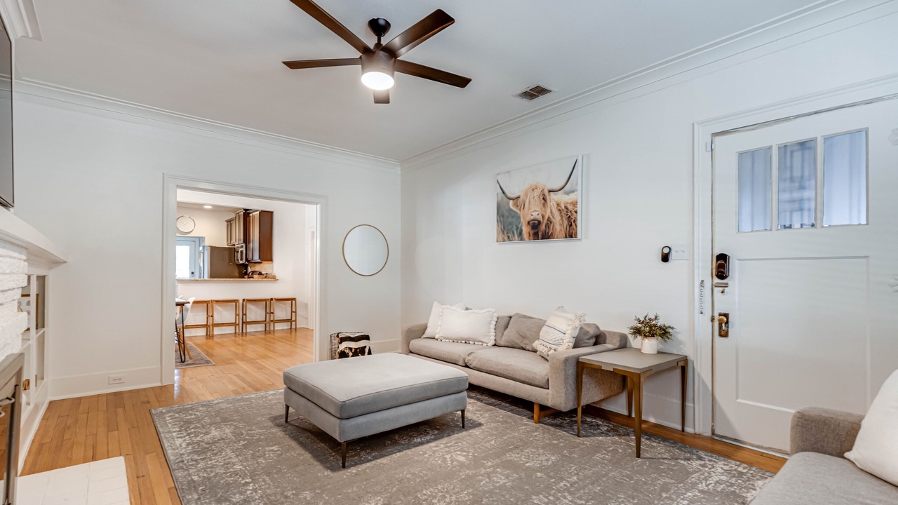 Photo of Livingroom in Beacon Hill