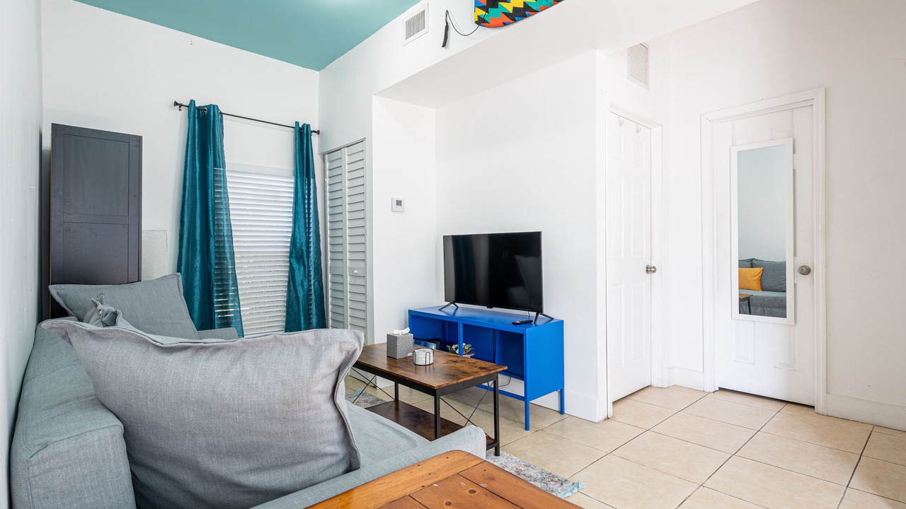 Photo of Livingroom in West Little River