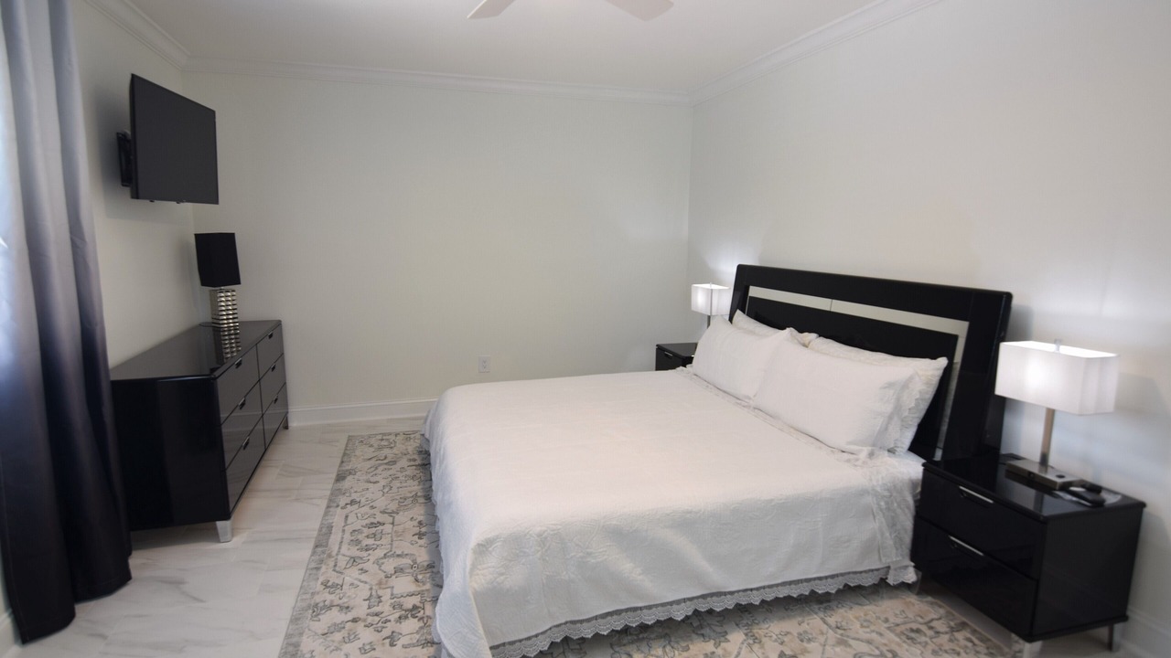 Photo of Bedroom in Gulf Gate Estates