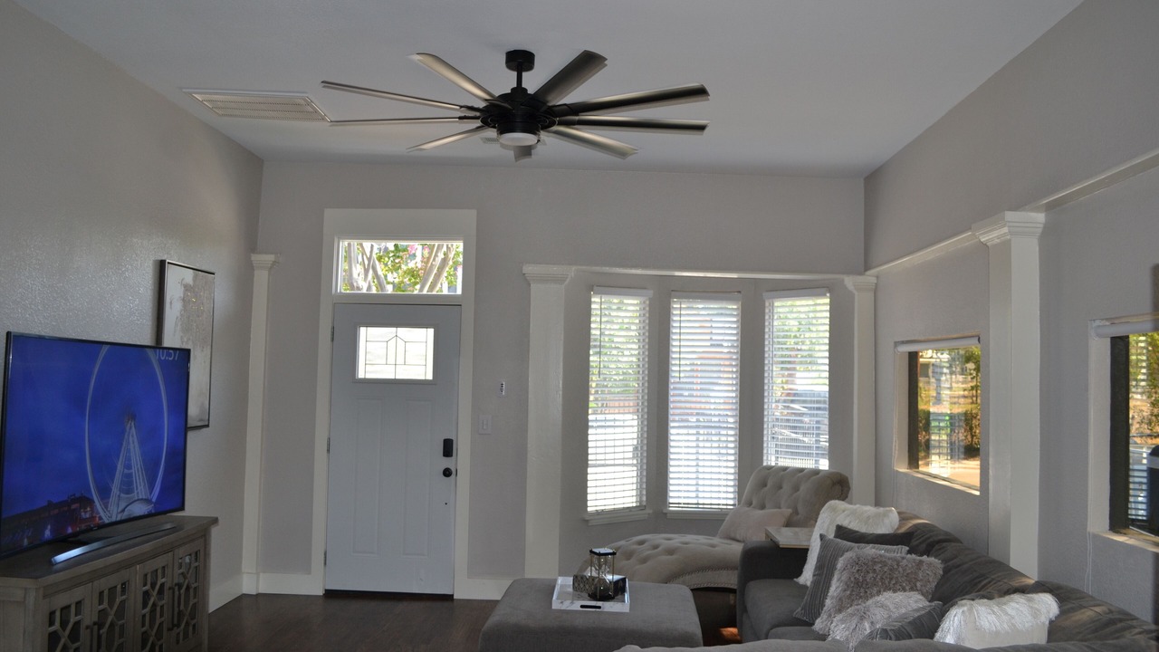 Photo of Livingroom in Near East Side