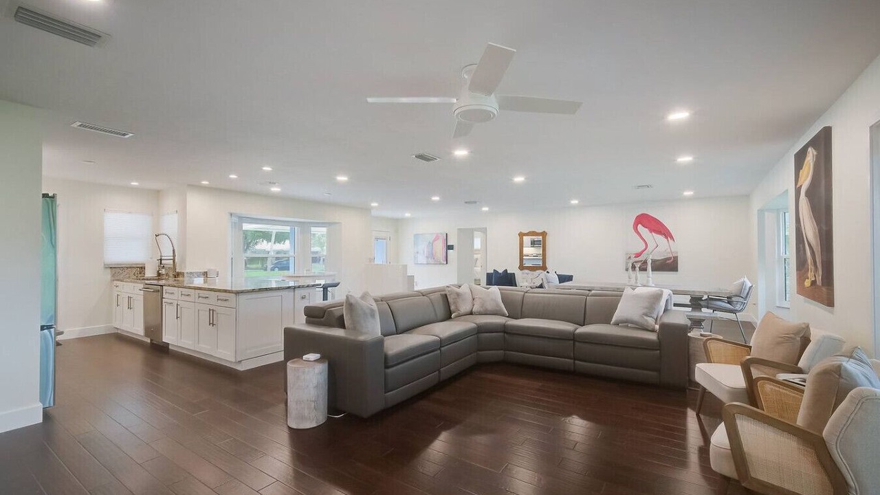 Photo of Livingroom in Gulf Gate Woods