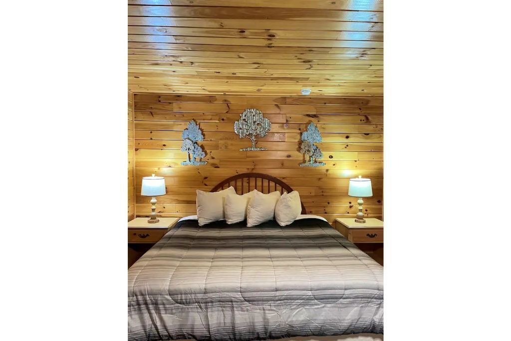 Photo of Bedroom in Bryson City