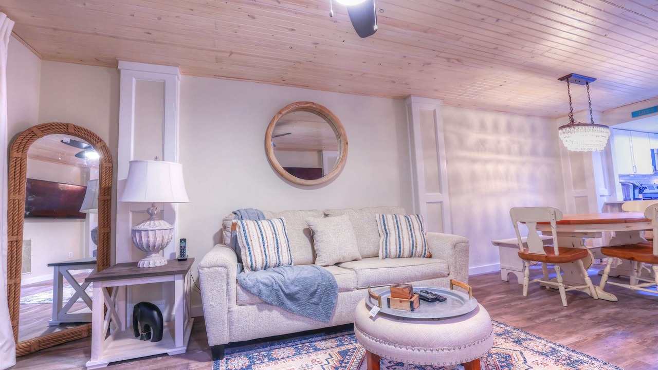 Photo of Livingroom in Orange Beach