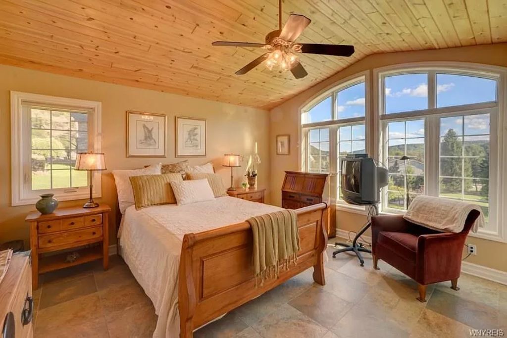 Photo of Bedroom in Ellicottville