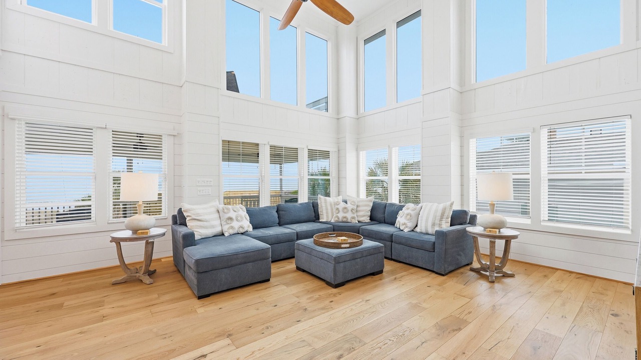 Photo of Livingroom in North Litchfield Beach