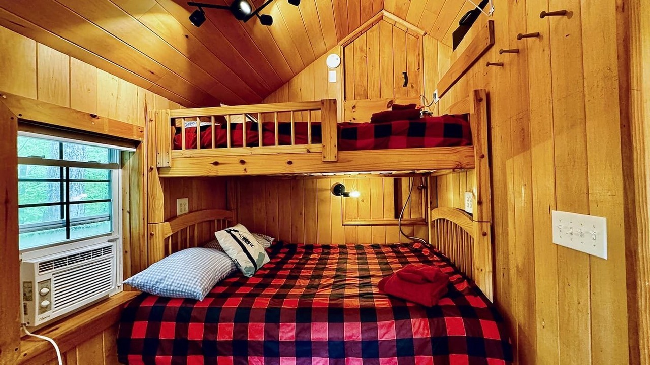 Photo of Bedroom in Warren