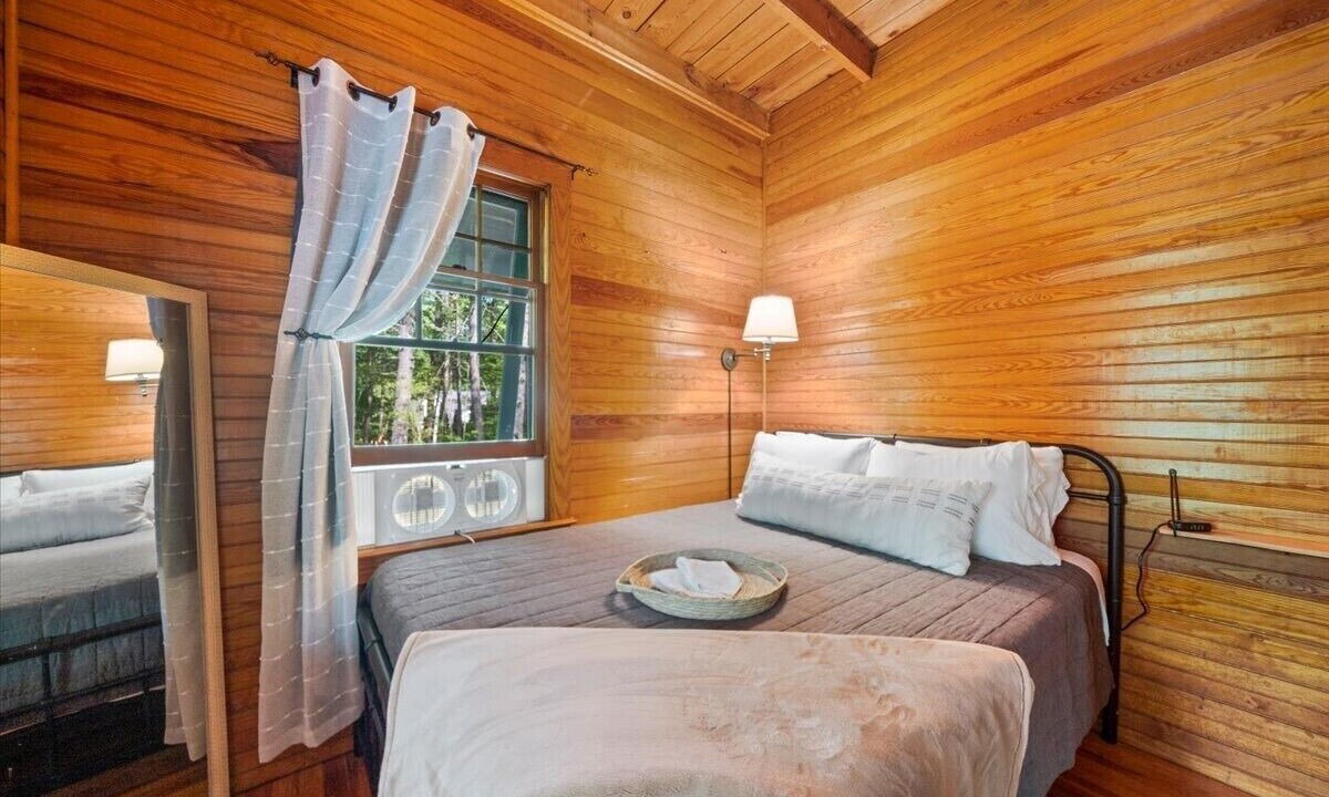 Photo of Bedroom in Lake George