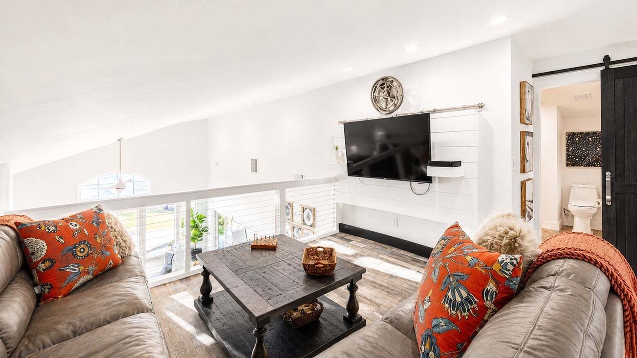 Photo of Livingroom in Misty River