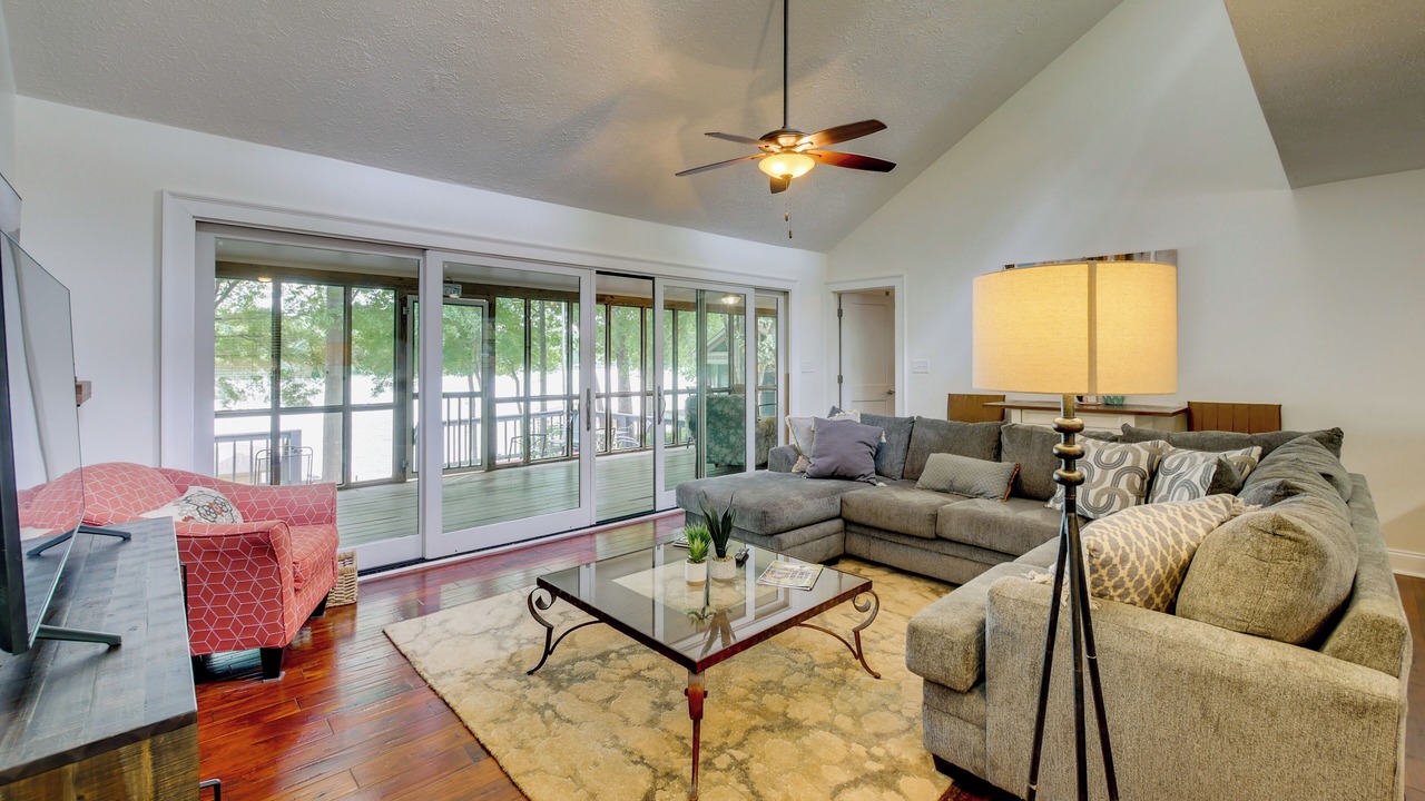 Photo of Livingroom in Eatonton