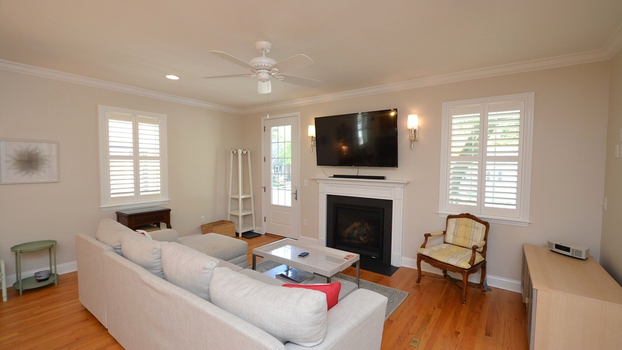 Photo of Livingroom in Country Club Estates