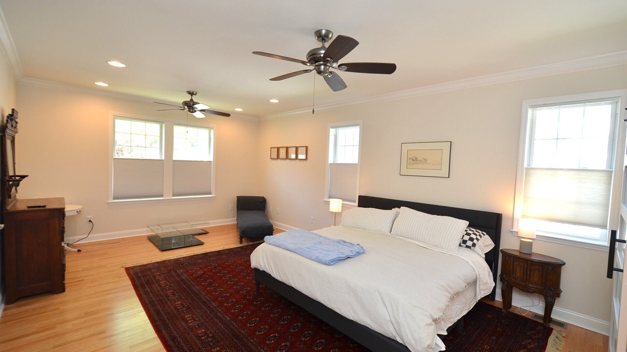 Photo of Bedroom in Country Club Estates