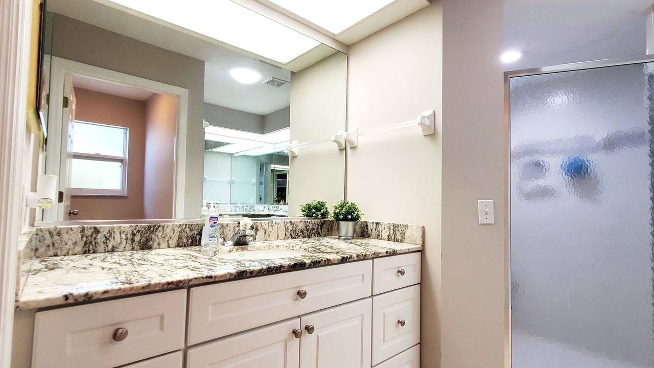 Photo of Bathroom in Bee Ridge