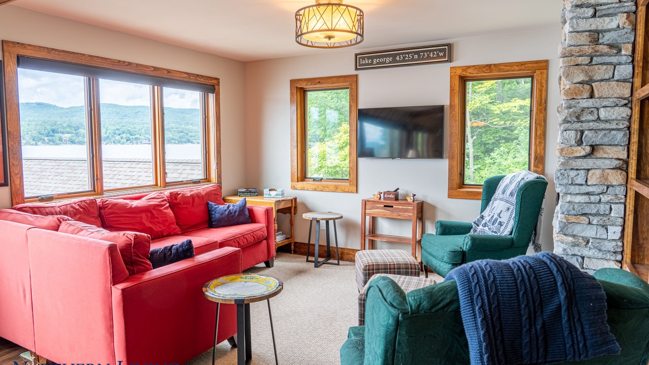 Photo of Livingroom in Lake George